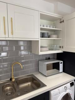 Luxury 2- BDR suite in West Midlands - sleeps 6 - 3