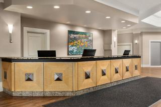 Grand Hotel & Conference Centre Calgary Airport, an Ascend Collection Hotel - Calgary - 9