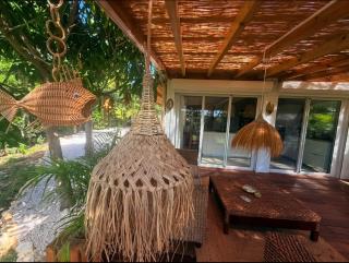 Tiki Lodge - 0
