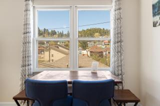 Grand Cozy Retreat in Downtown Lead - 8