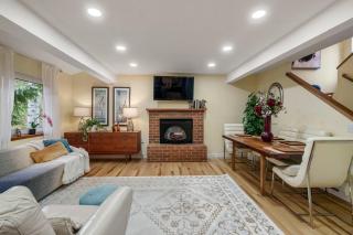 Seattle Retreat | Sauna, 3BR Sleeps 11, Forest - 8