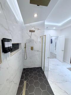 Lux Private Home minutes from the Beach - 7
