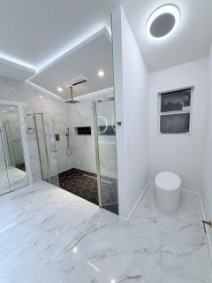 Lux Private Home minutes from the Beach - 5