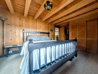 Wildlife Waterfront Log Cabin 10 steps to beach - 3