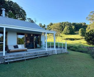 Maleny Chalet with Spectacular Glasshouse Mtn Views - 5