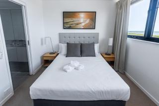 WhitsunStays - The Regal (2br/2bth, Central) - 3