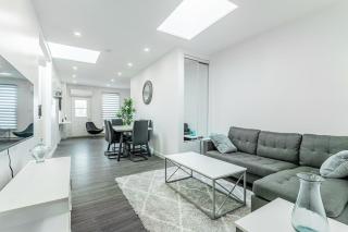 Modern and Spacious 3 Bedroom Condo - 0