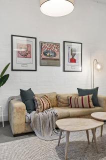 Chic 2-Bed Apartment in Melbourne CBD - 8