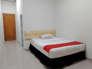 Four Hostel Bandar Lampung - 5
