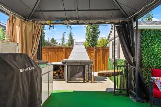 Alpine Elegance Modern 2BR Suite - 1