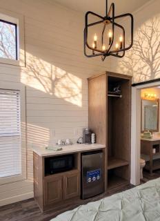 TH24 Midnight Moon Tiny Home - 15 min to Sedona - 2