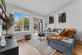 2BR Garden Suite, U of A, Whyte Ave, Rogers Place, Garage Parking - 0