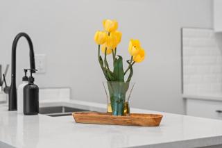 2BR Garden Suite, U of A, Whyte Ave, Rogers Place, Garage Parking - 2