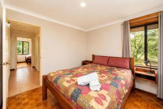 Cozy Fireplace Cottage in Yallingup - 7