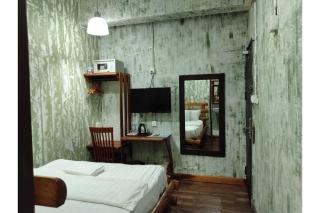 Townhouse 900 Inn - 2