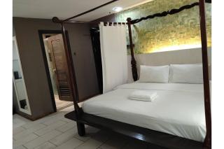 Townhouse 900 Inn - 5