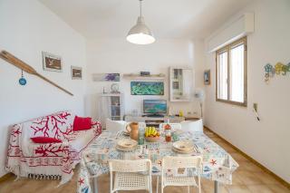 Dimora Del Mare Near The Sea - Happy Rentals - 1