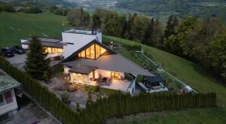 Hilltop luxury villa with mini golf, indoor pool spa - 3