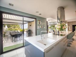 Prestigious Villa With Spa Just Steps From The Mediterranean - 2