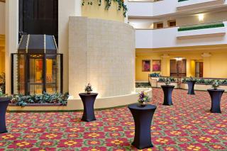 Radisson Hotel Cedar Rapids - 9