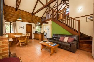 Cozy Fireplace Retreat in Yallingup - 7