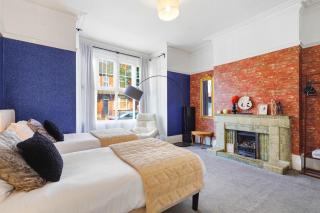 Large 7-Bed House Sleeps 14 FREE Parking ,Contractors & Groups Welcome - 7
