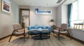 Landmark Hotel - 4