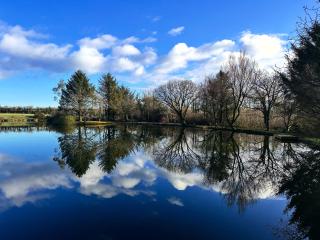 Heron Luxury Bell Tent at Tregonetha Lake with Private Fishing Peg - 3