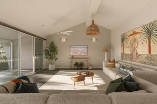 Prime Location, Views & Sunsets, Walk to Hastings - 2