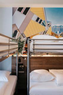 Rotterdam Teleport Hostel - 2