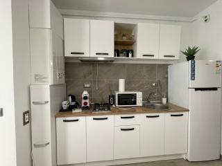 Sunny Holiday Apartment by Alz - 7