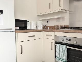 Two Bed Home in West Midlands - 4