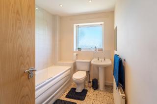 Premium Central House- Sleeps 9 - Garden - Parking - 1