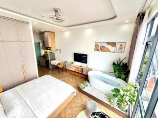 Dr402 Modern Studio W Bathtub and City Views - 1
