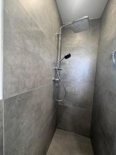 Modern studio apartment in Saarbrücken with kitchen and bathroom - 1