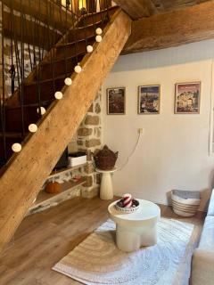 Maison d'Autrefois - Typique - 4 pers - Dans le bourg de Donzenac - 4