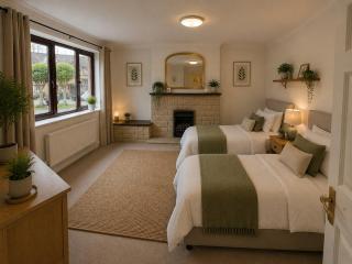 MK Corporate Manor | 5BR Luxury for Professionals - 1