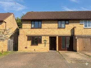 MK Corporate Manor | 5BR Luxury for Professionals - 5