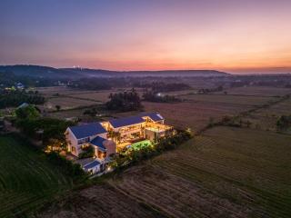 SaffronStays Citadel - 2