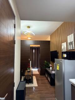 The Pent Suites - Stunning Skyline View w Balcony - 2