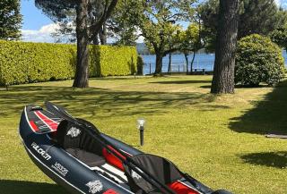 Large lakeside villa - 9