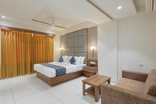 The Castle Crown - Hotel Royal Square, Ahmedabad - 3