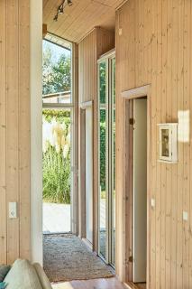 Bright Timber House With Outdoor Spa And Sea View - 2