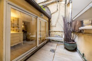 Campo dei Fiori Historic Apartment - 9