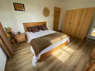 Cozy Lodge - 4
