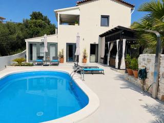 Peaceful Retreat Villa Margarita with Private pool - 8