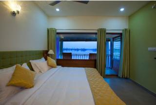 MIRAS PMC Lakeshore Resort - 1