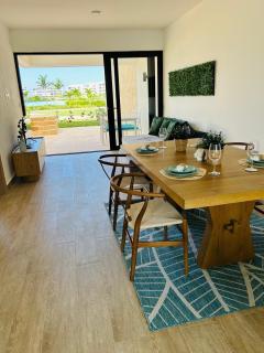 Oasis Laguna Home Jacuzzi Lagoon View Sleeps 6 - 3