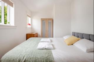 The Waterside Apartment 6 - 2