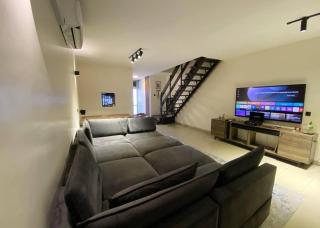 Victoria Island Lagoon View Apartment with Pool - 8